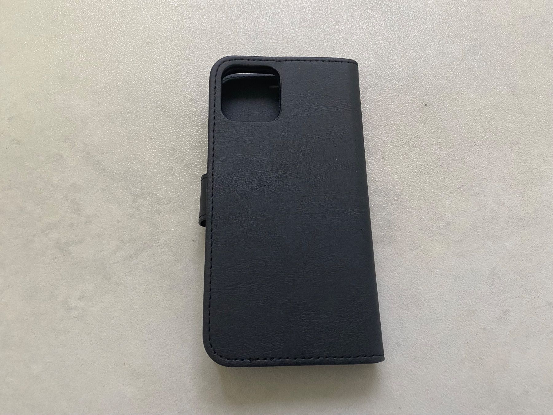 Cover & Protezioni schermo: Leder-Etui Hülle für Iphone 15 Pro Max – Nuovo e nell'imballaggio originale da Spreitenbach venduto da Brockiland-Flohmarkt 2