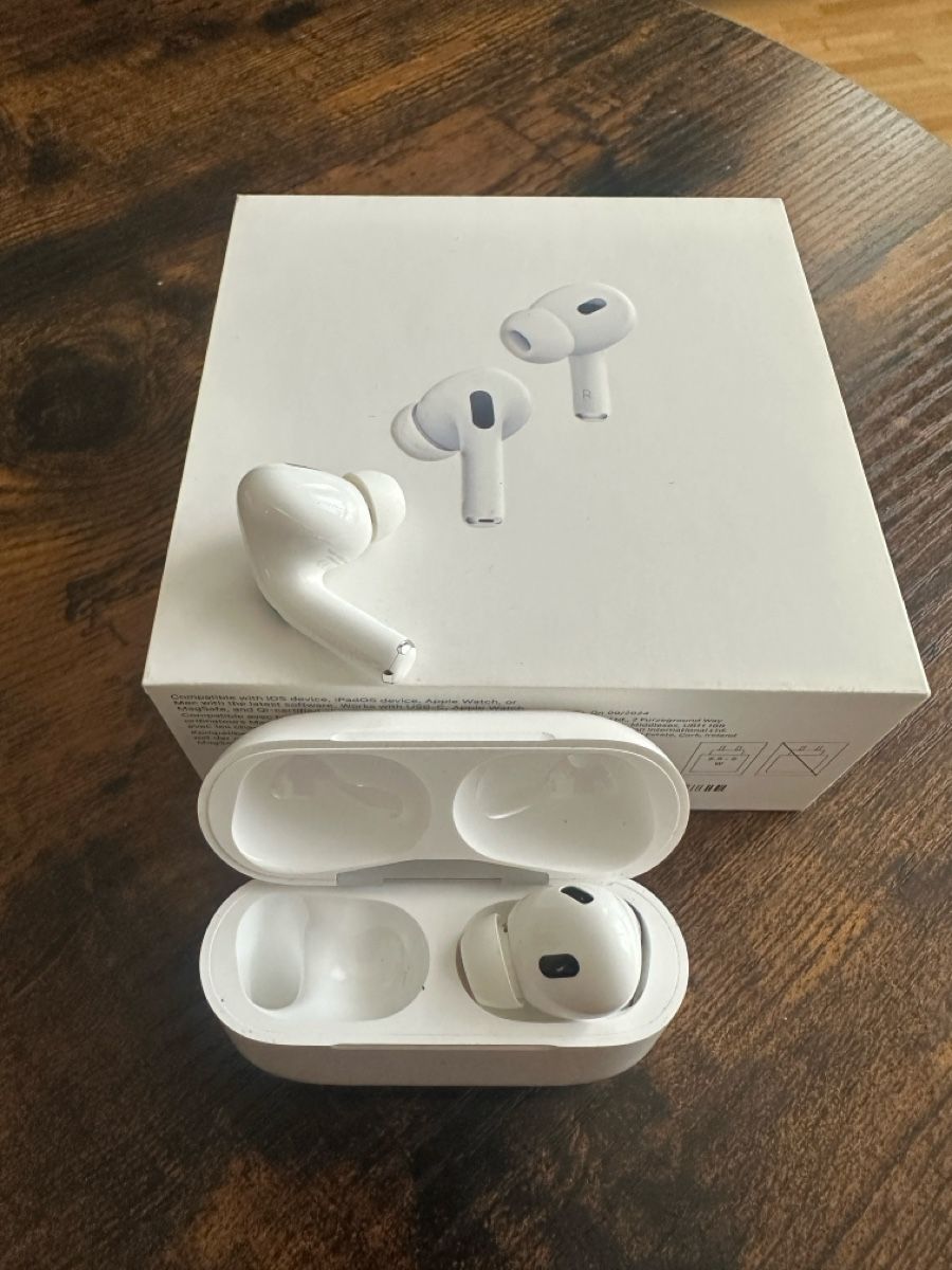 Apple Cuffie: AirPods Pro 2.Generation mit MagSafe – Usato da Nänikon venduto da Mastinao
