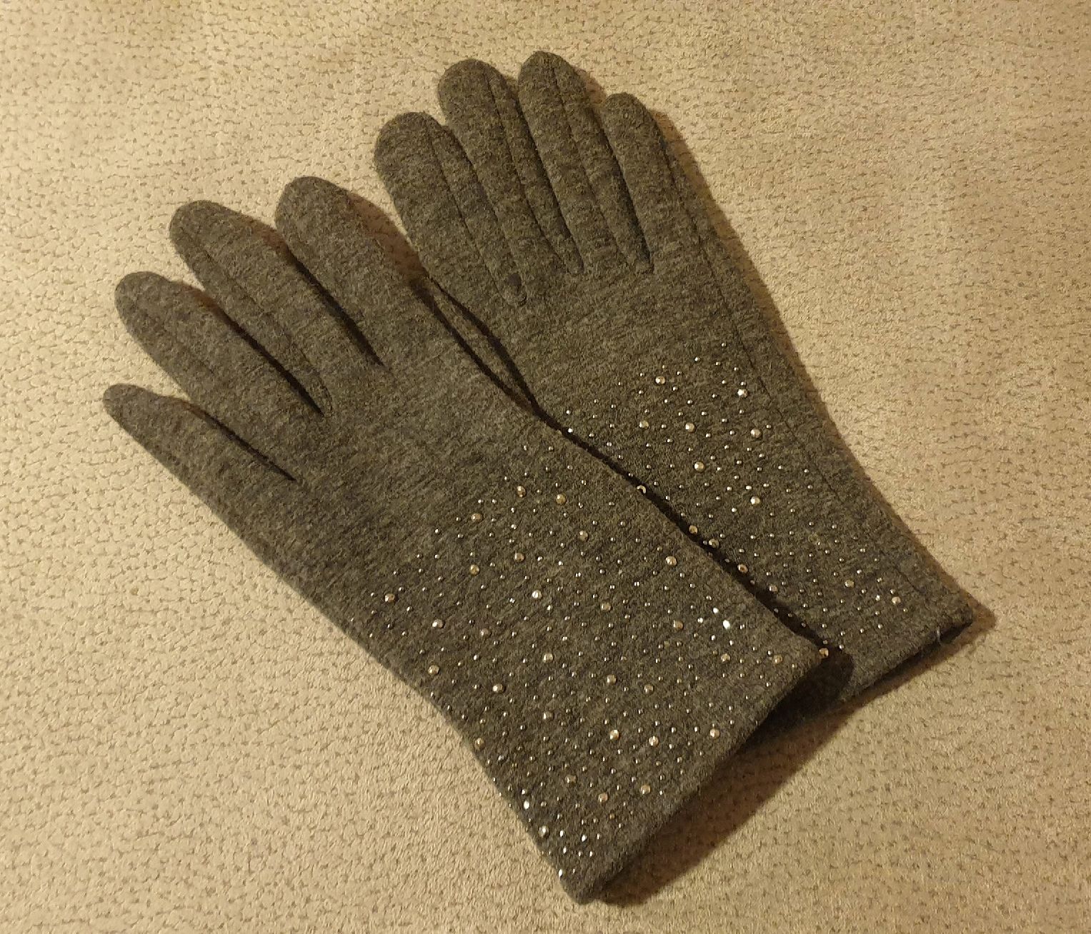 Guanti & manicotti: Handschuhe mit Steinchen - gefüttert – Usato da Zürich venduto da ptanyela