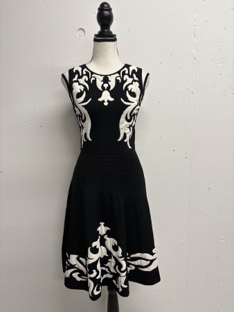 Anne Fontaine Strickkleid bestickt Gr.36 schwarz weiss Kleid