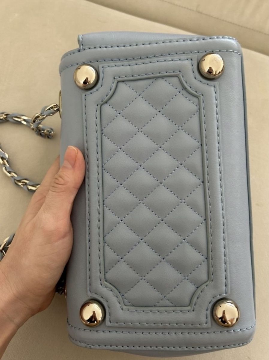Moschino Borse da donna: Moschino Tasche in Hellblau, Top! – Nuovo (secondo la descrizione) da St. Gallen venduto da oli_ryy9 3