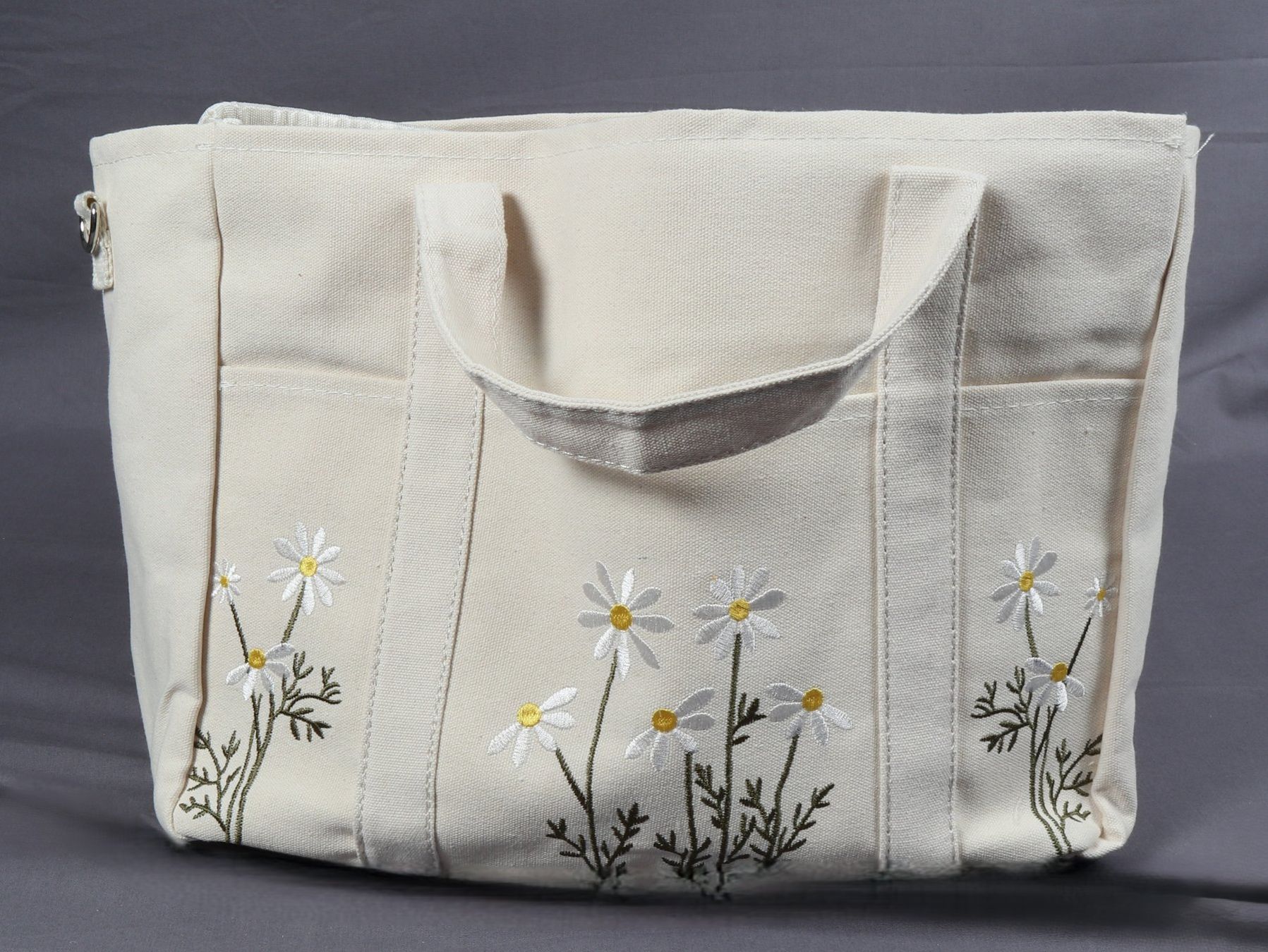Sacs femmes: Stoffhandtasche mit Blumendesign – D'occasion à Steinen par Restwert_Steinen 1