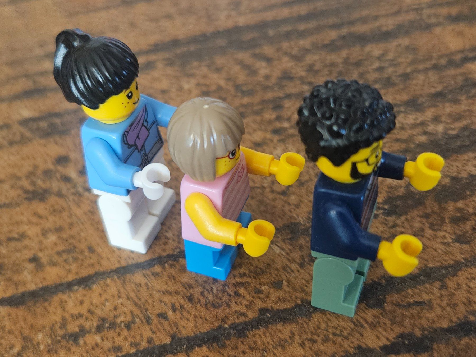 Lego Kit di costruzioni: lego lot de 3 figurines – Usato da Confignon venduto da Ecrofigs 3