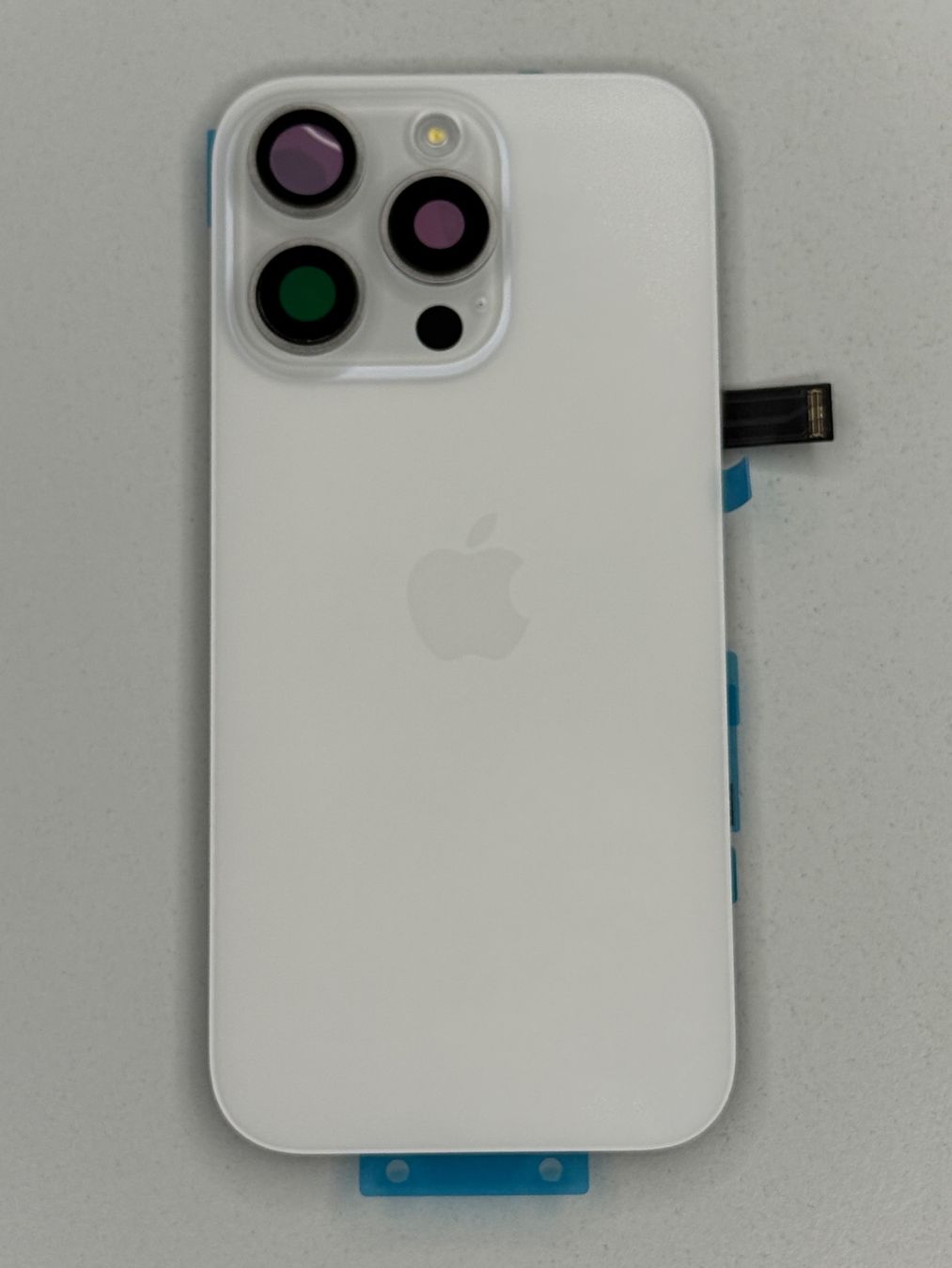 Apple Telefoni cellulari / Smartphones: Vitre Arrière pour iPhone 16 Pro avec NFC | Flash – Nuovo e nell'imballaggio originale da Zug venduto da ElPhone