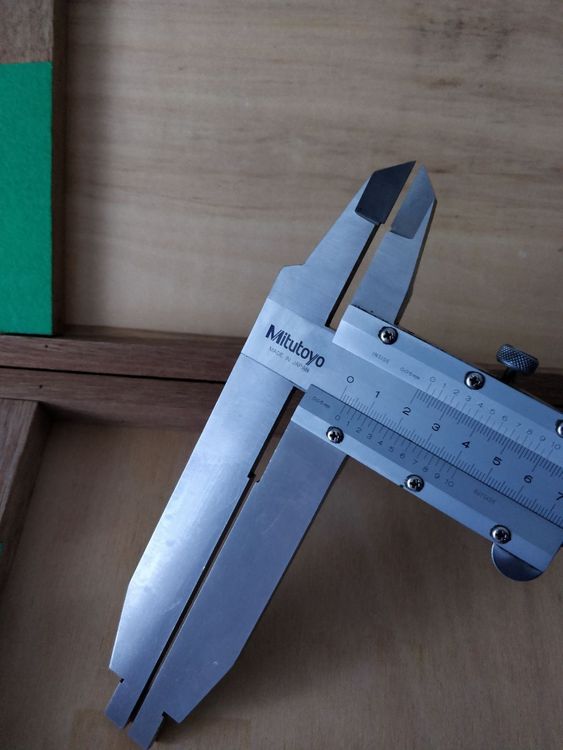 Produktbild von Mitutoyo 530-320 Nonius-Messschieber – Hartmetallbestückt, 0–150 Mm, Inkl. Tiefenmaß