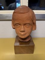 Skulptur aus Tonne 