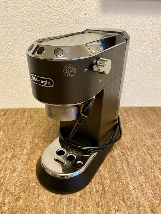 DeLonghi Dedica EC685.BL inkl. bottomless portafilter/Tamper Kaufen