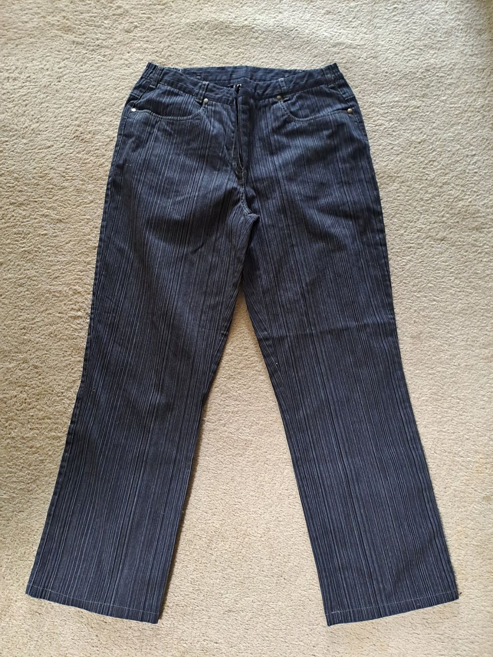 Pantaloni: 4 Paar Hosen Kurzgrösse 21 – Usato da Untersiggenthal venduto da Zehni8 1