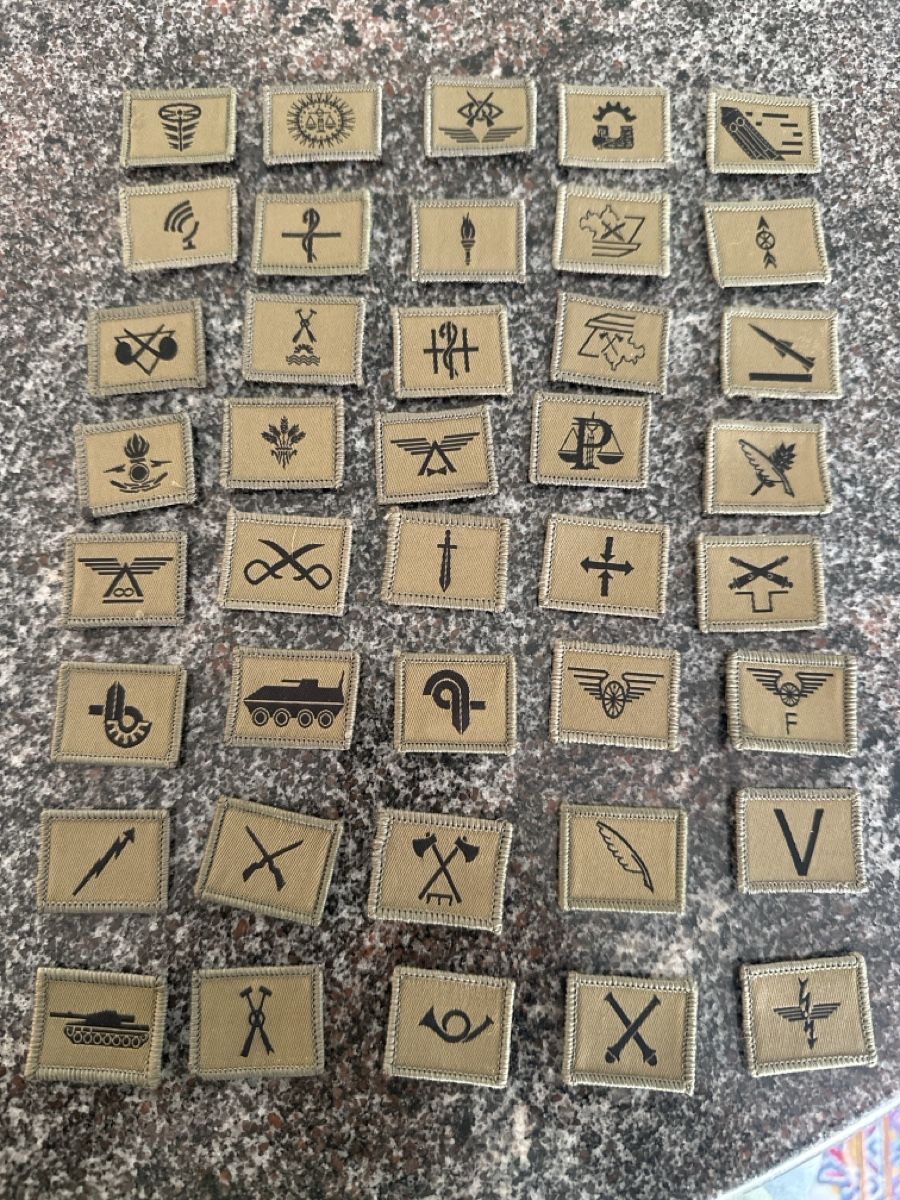 Armée suisse Plaquettes & Badges: Armee 40 pz – D'occasion à Morbio Inferiore par Ecod