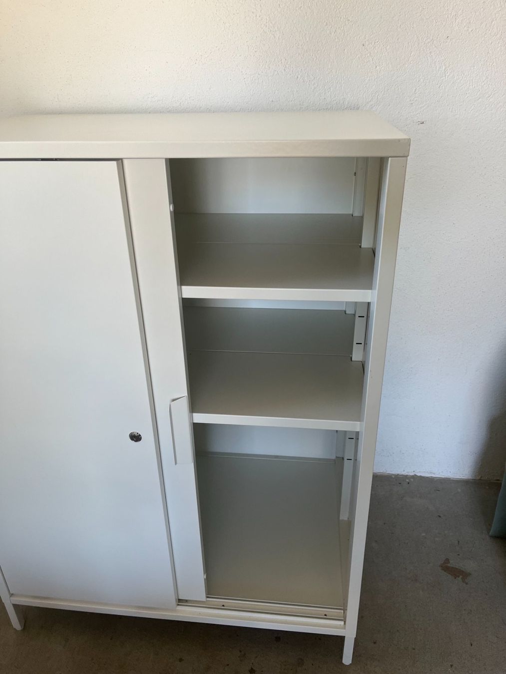 Ikea Schränke: Kleiner Metallschrank – Gebraucht aus Leuggern von Yzerman2 1
