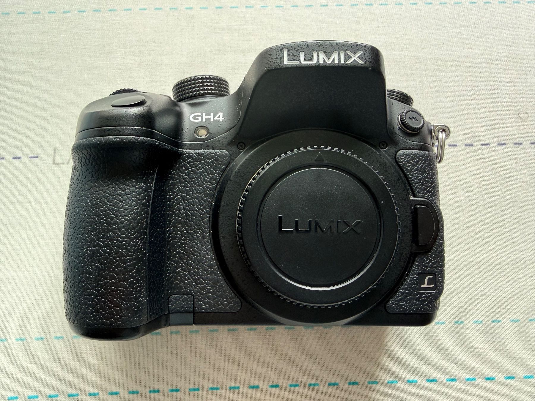 Panasonic Fotocamera: Panasonic gh4 body top zustand – Usato da Giubiasco venduto da nofi85 3