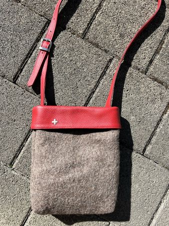 Karlen Swiss Filz Umhänge-Tasche