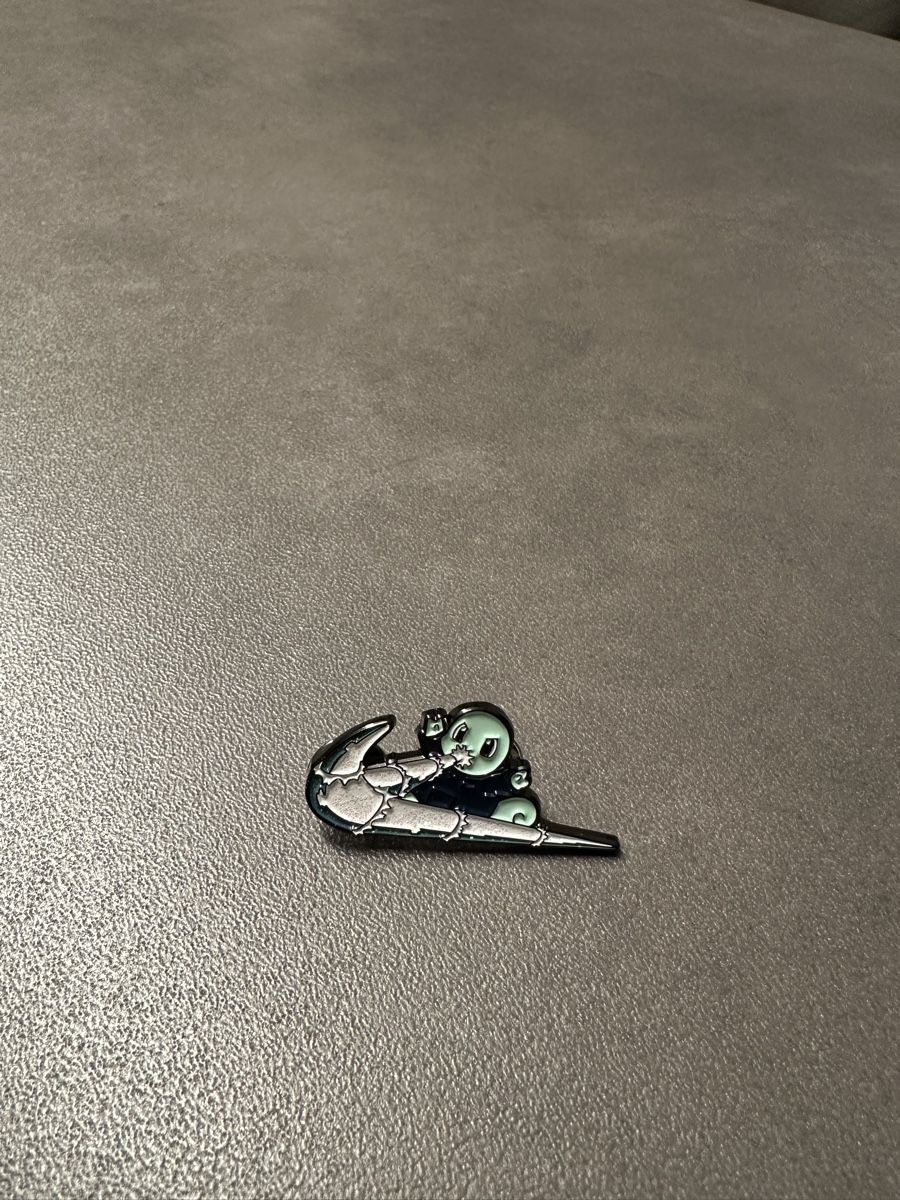 Nintendo Placchette & Badge: Schiggy Pin (Nike) – Nuovo (secondo la descrizione) da Weinfelden venduto da dyildiz95