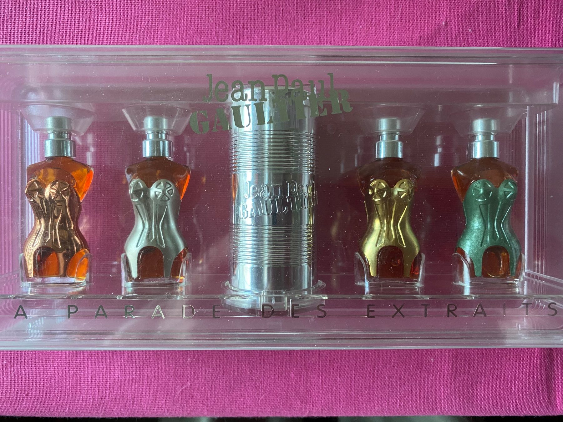 Jean Paul Gaultier Parfums & Eau de Toilette: Coffret 4 Miniatures Jean Paul Gaultier – Neuf avec emballage d'origine à Bouveret par wes_7zll