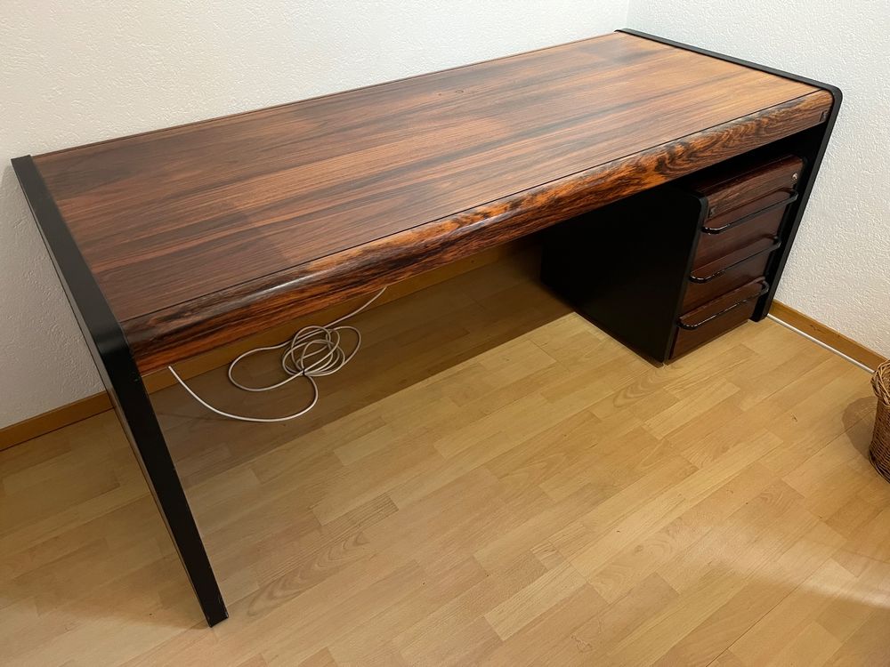 Bureau de direction massif avec rangement sur roulette (D'occasion) à ...