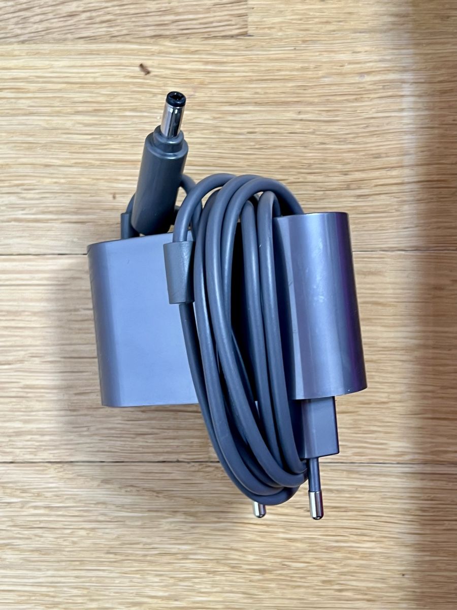 Dyson Aspirapolveri & Accessori: Dyson V8 Vacuum Cleaner Set With Accessories — COMPLETE SET – Usato da Urdorf venduto da fre_8xmr 6