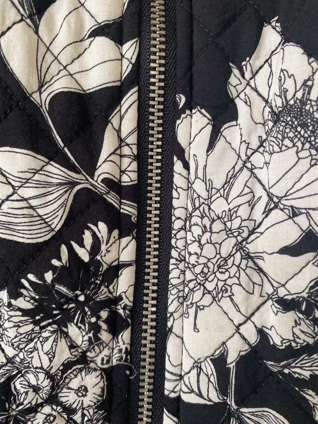 H&M Giacche: Jacke mit Blumen Gr. 40 Damen – Nuovo (secondo la descrizione) da Seewen SO venduto da HappyHappyHappy 2