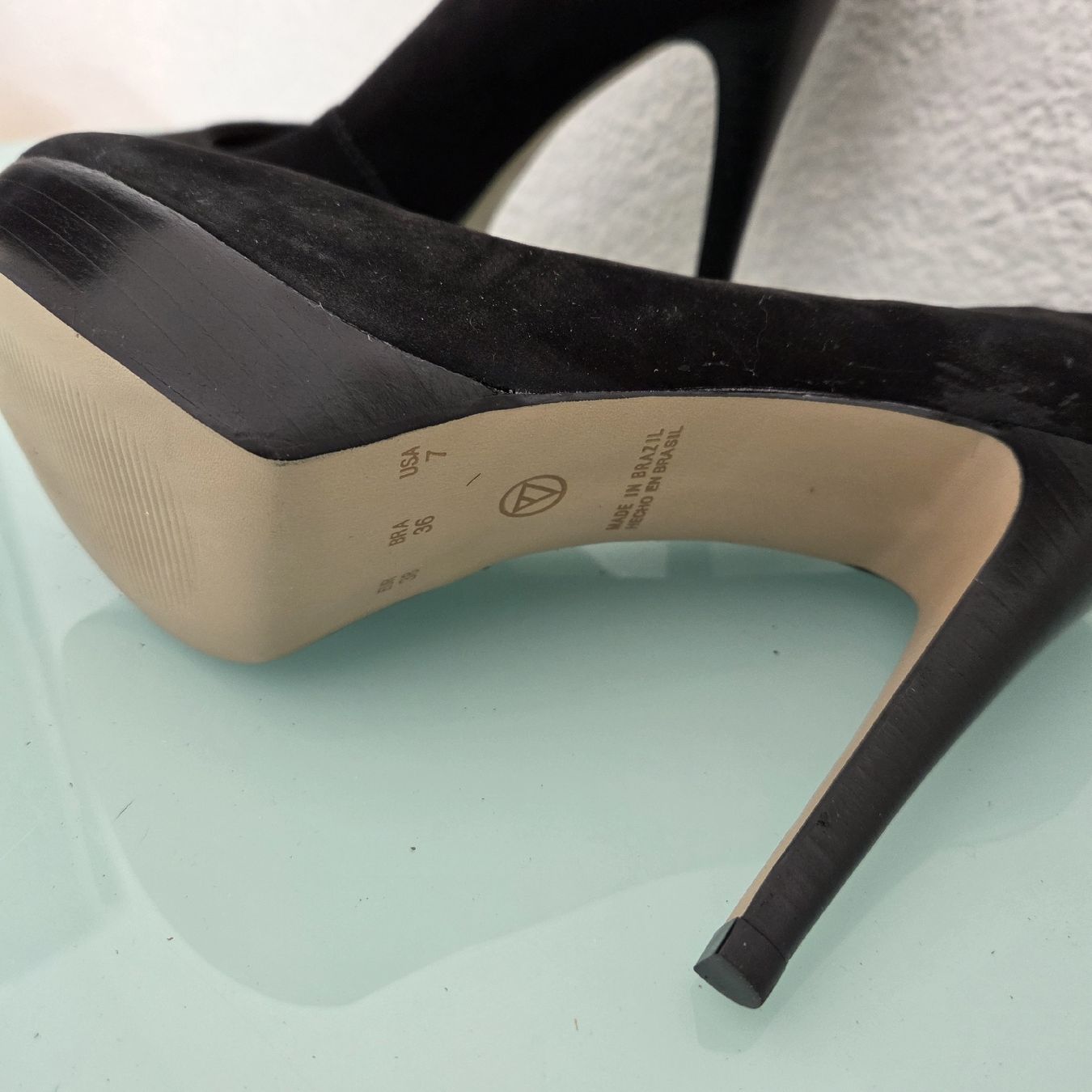 Scarpe da donna: Escarpins noirs en daim, taille 38, élégants et confortables – Nuovo (secondo la descrizione) da Monthey venduto da Bubuline 2