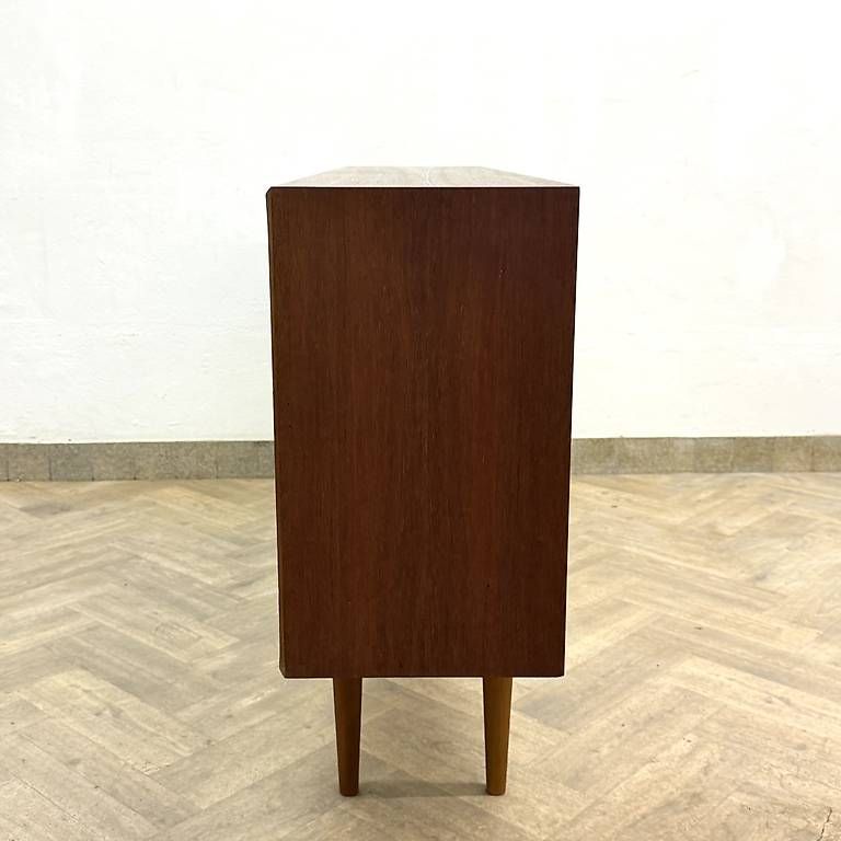 Cassettiere: Mid Century teak Sideboard by Wilhelm Renz – Usato da basel venduto da vintory.ch 4