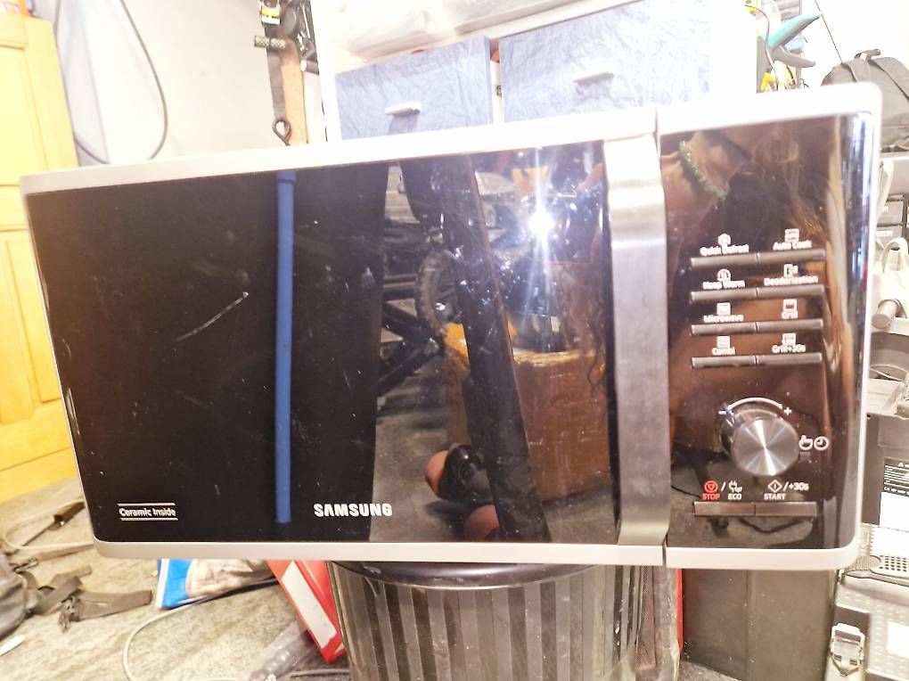 Elettrodomestici da cucina: Samsung Mikrowelle Top Zustand  – Usato da Unterseen venduto da beE-Scooter