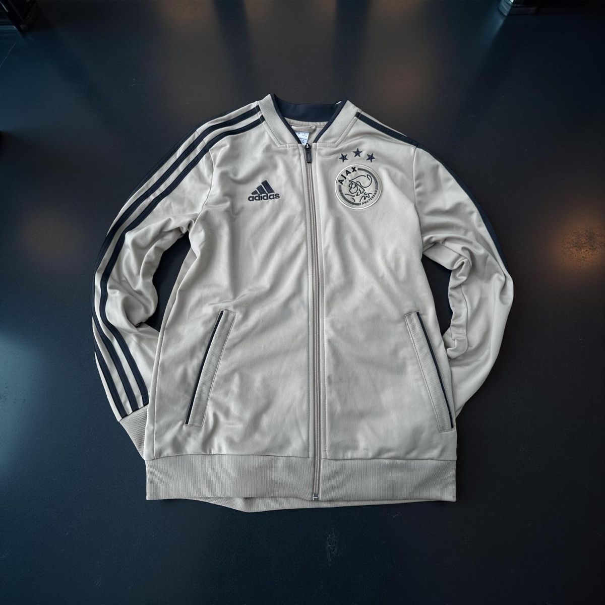Giacche: Adidas Ajax Amsterdam Fan-Trainingsjacke – Usato da Lachen SZ venduto da shi_22v2