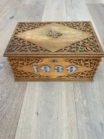 Holz Schmuckkästchen 1939 mit Schmetterling Deko antik