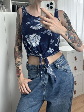 Top Tally Weijl Blumenmuster dunkelblau Grösse XS