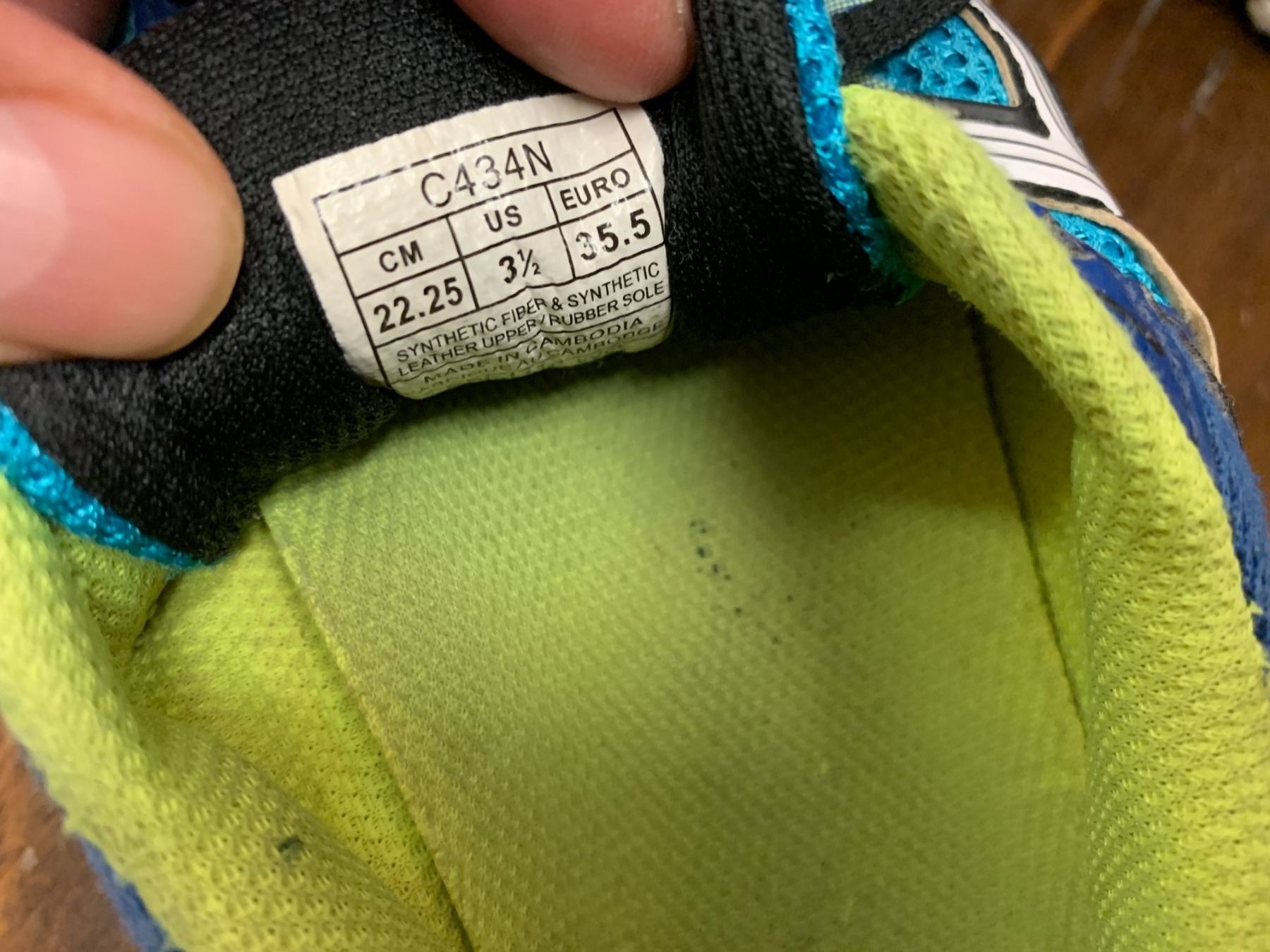 Scarpe per ragazzi: Kinderschuhe Gr.35.5 – Usato da Zug venduto da quaqua 2