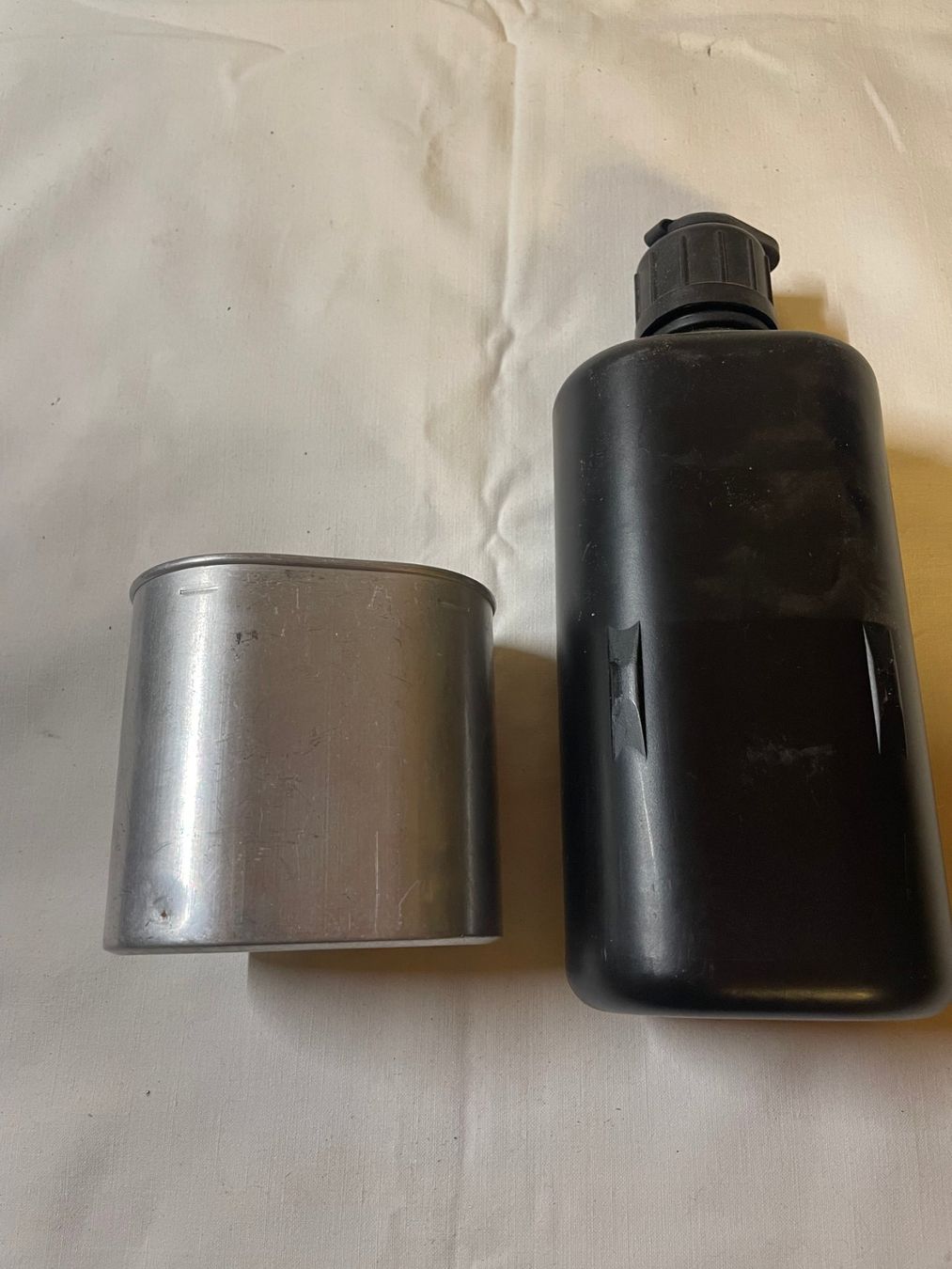 Schweizer Armee Attrezzatura & Pezzi di ricambio: Original Schweizer Armee Feldflasche mit Alubecher & Geschir – Usato da Bürchen venduto da UeliMueli84 2