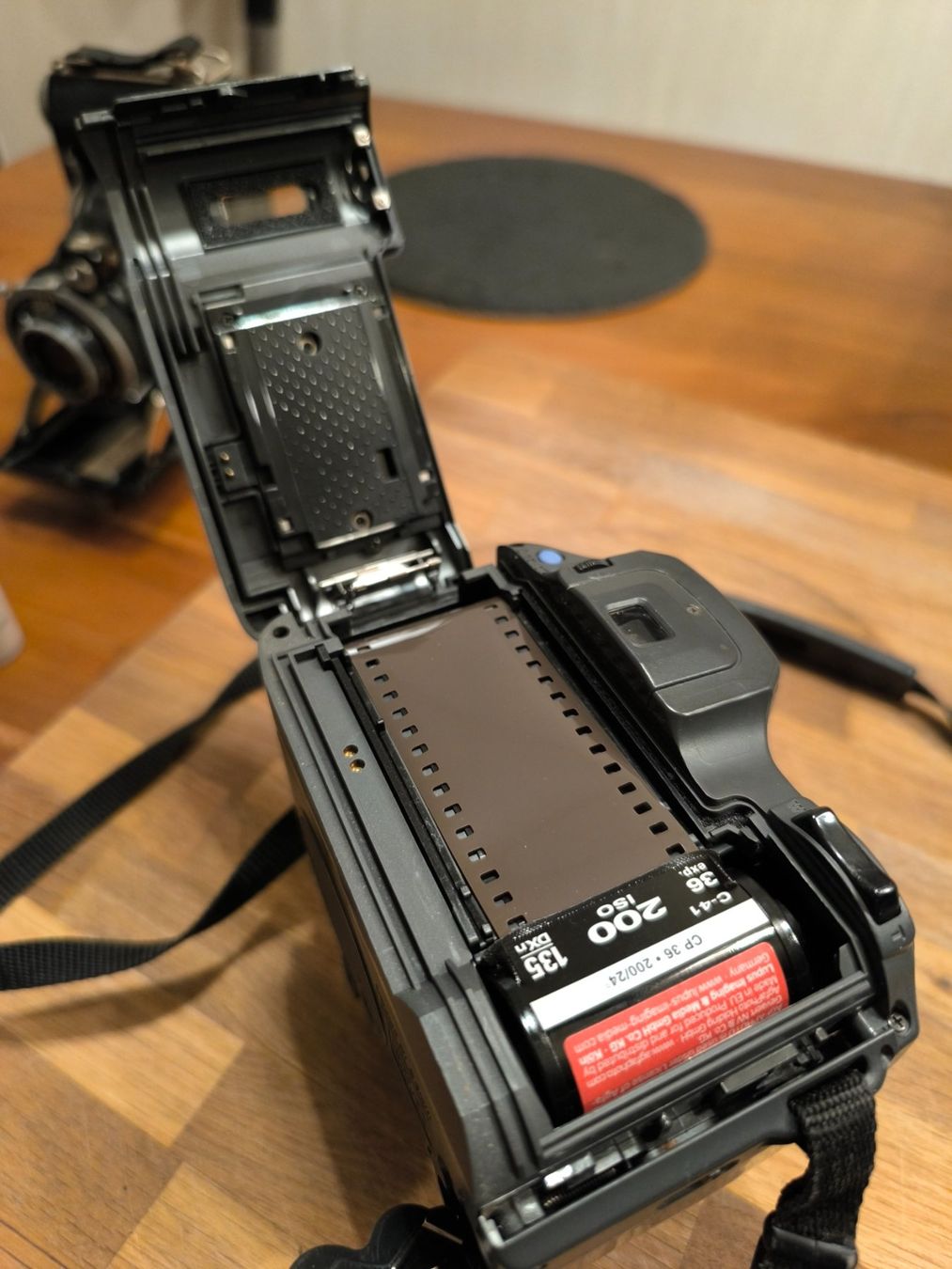 Olympus Fotocamera: Olympus IS 100 📸 – Usato da Conthey venduto da costafrederico 3