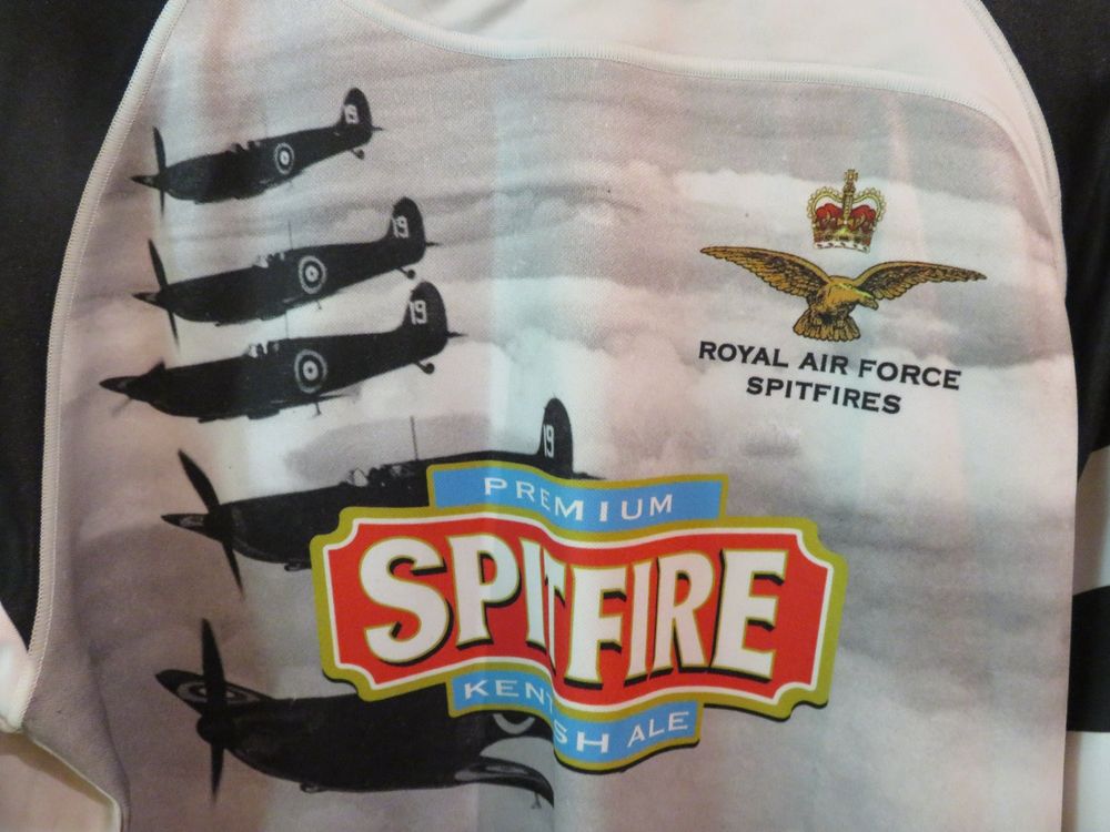 Rugby Jersey / Shirt RAF Spitfires Large (Gebraucht) in Zurich für CHF ...