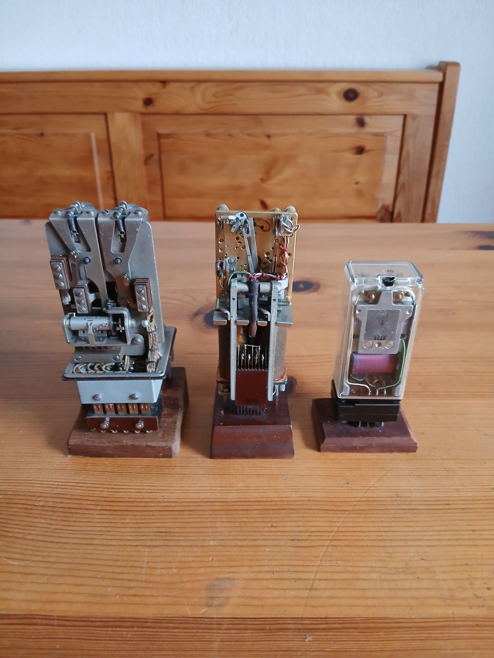 Componenti elettronici: Vintage Relais Sammlung - Deko Objekte – Usato da Oberentfelden venduto da Trinity1945 2