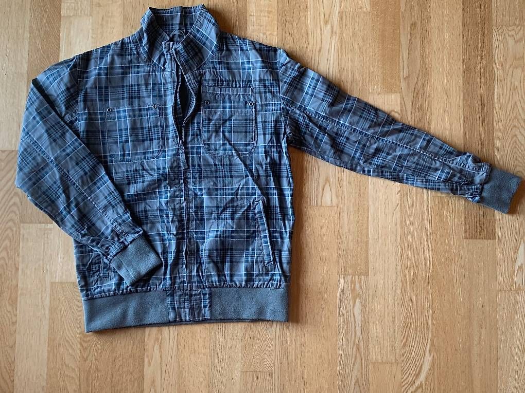 Giacche: Leichte Herbstjacke für Herren – Usato da Birsfelden venduto da jon_687v
