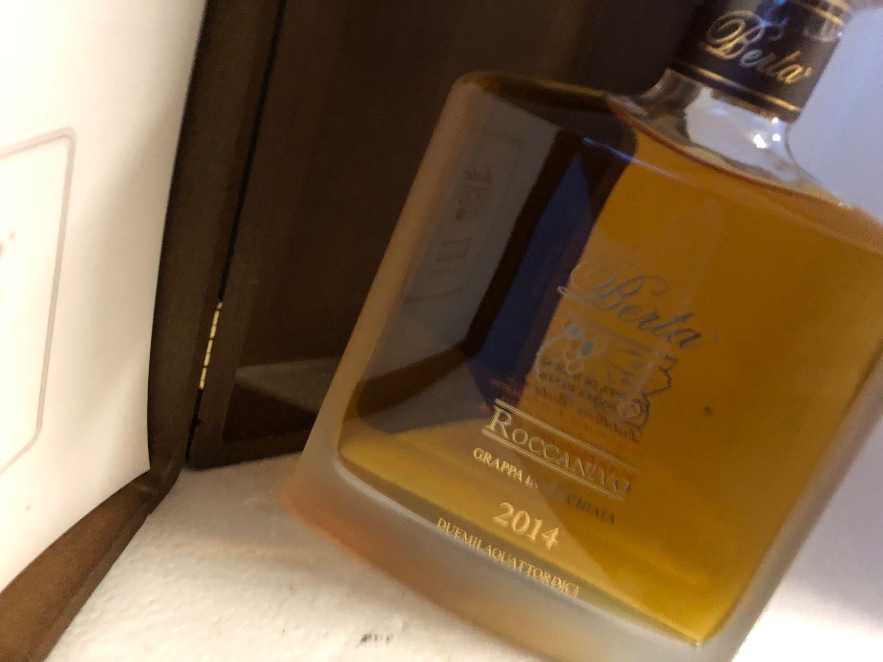 Berta Bevande alcoliche: Berta Grappa Roccanivo 43% 2014 – Nuovo e nell'imballaggio originale da Wöschnau venduto da Vinsale 8