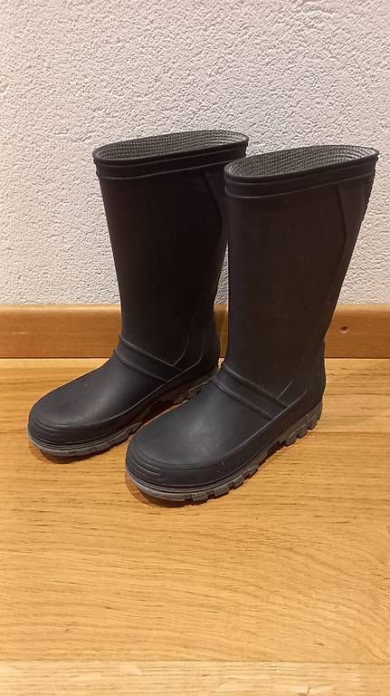 Schuhe für Jungen: Kinder Regenstiefel Gr. 29 – Gebraucht aus Leukerbad von vwgolf01 1