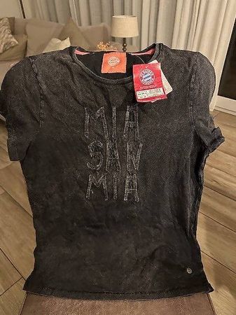 FC Bayern München Damen-Shirt und Schal, neu & ungetragen