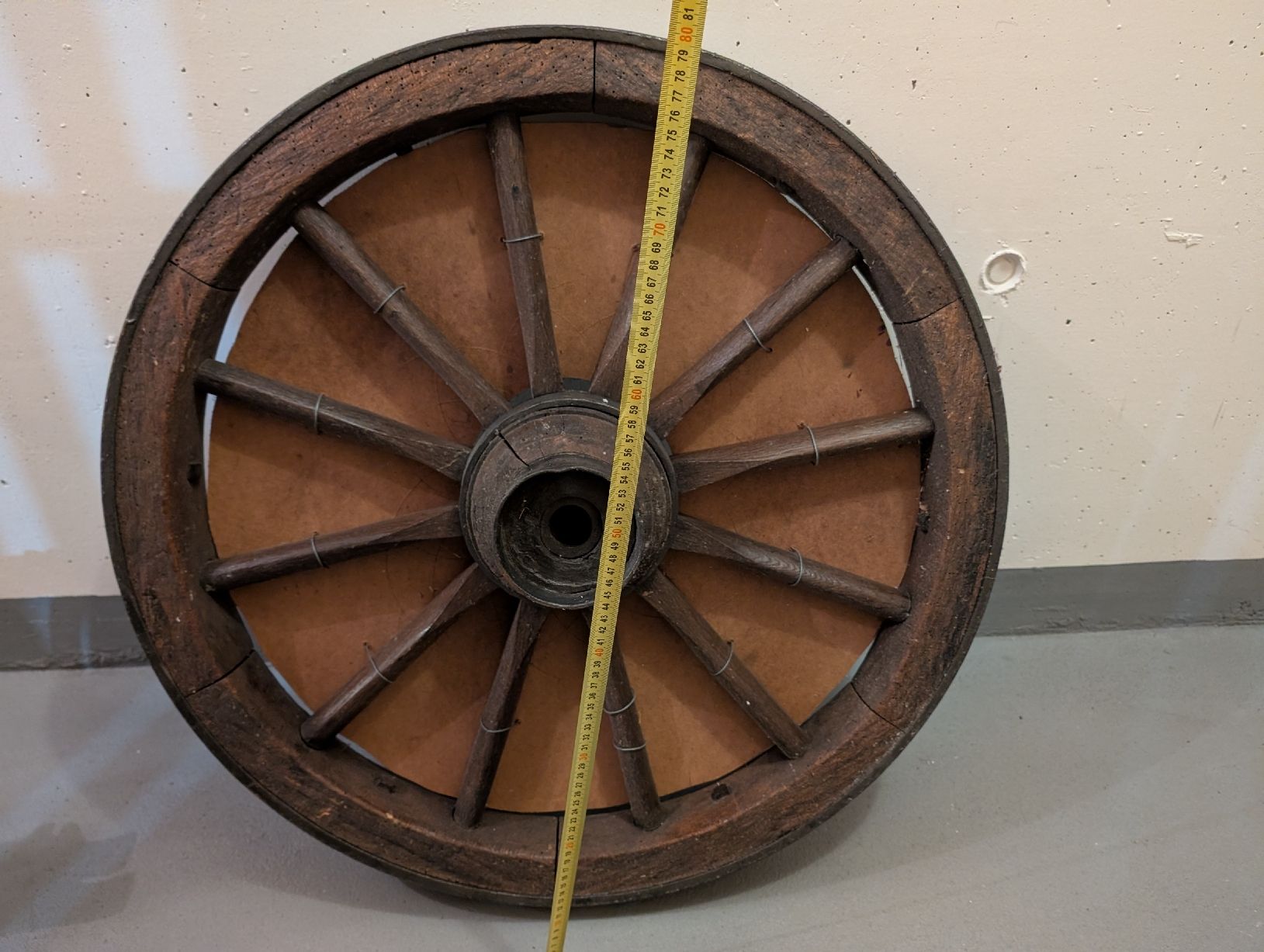 Pneumatici & Ruote complete: Altes Wagenrad, Durchmesser 81cm – Usato da Rieden AG venduto da Lombego 1