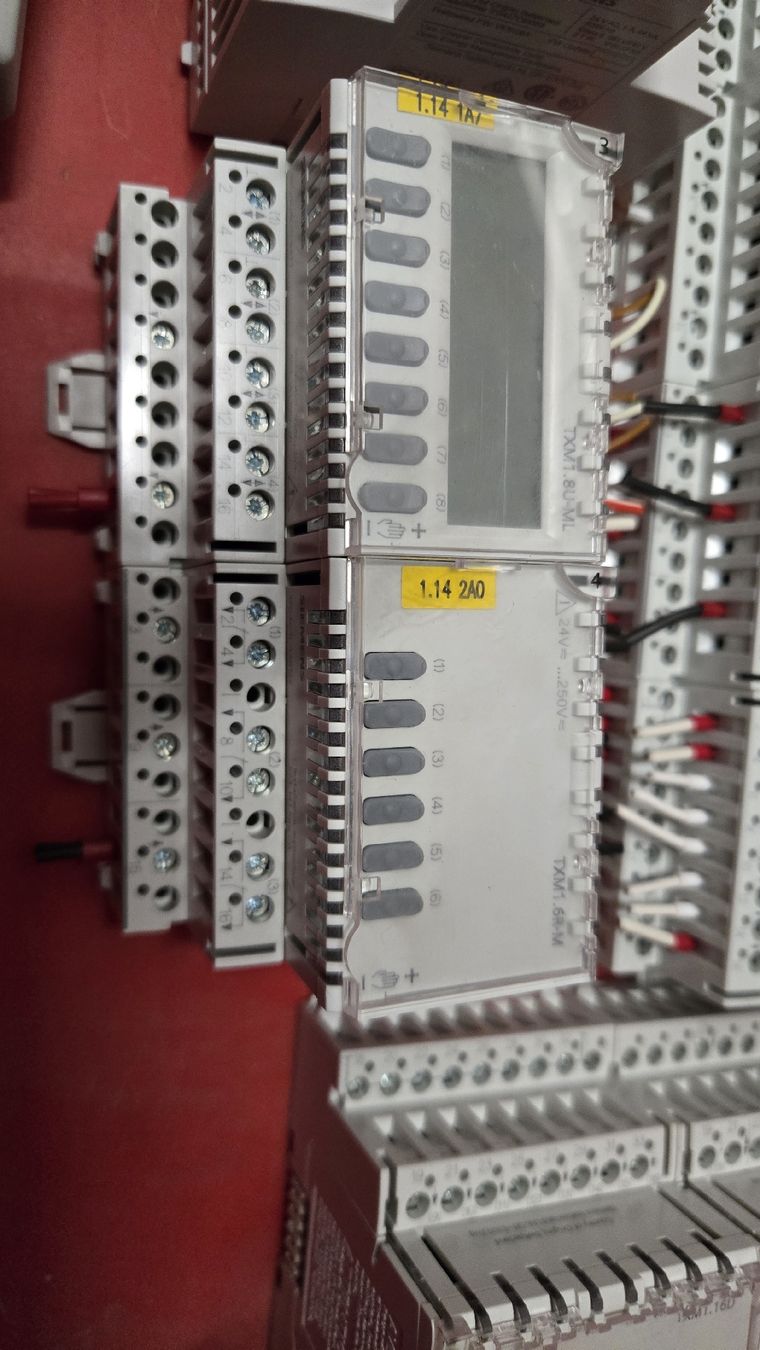Siemens Sistema di controllo: Siemens SPS-Module PXM20 PXC100 – Usato da Lauerz venduto da Vibasin 1