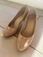 Clarks Nude Patent Heels, Size 6, Stylish & Comfortable