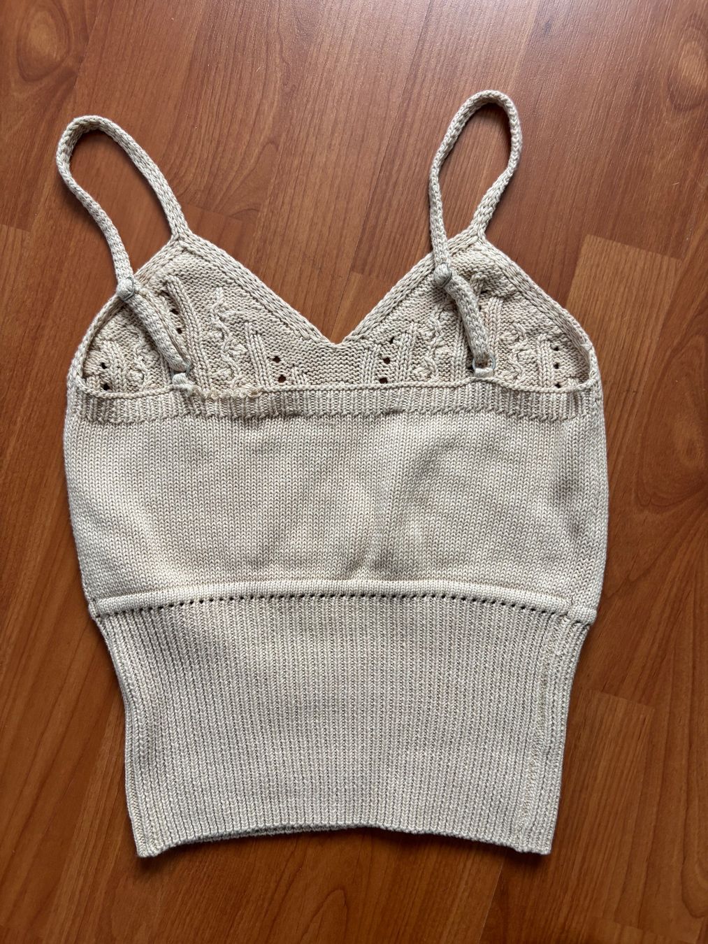 Top: Beiges Strick Top XS – Usato da Balsthal venduto da Uroby 1