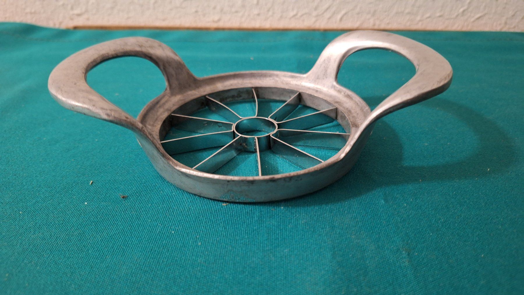 Elettrodomestici da cucina: Vintage Apfelschneider , Metall – Usato da Arlesheim venduto da shopradl