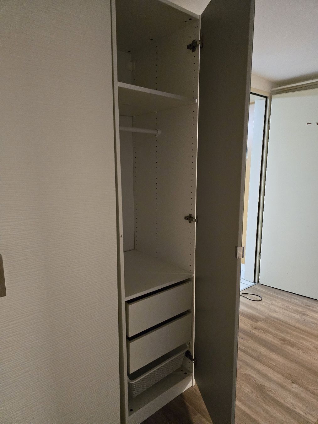 Ikea Armadi: PAX Kleiderschrank gebraucht – Usato da Arlesheim venduto da Topaz68 2