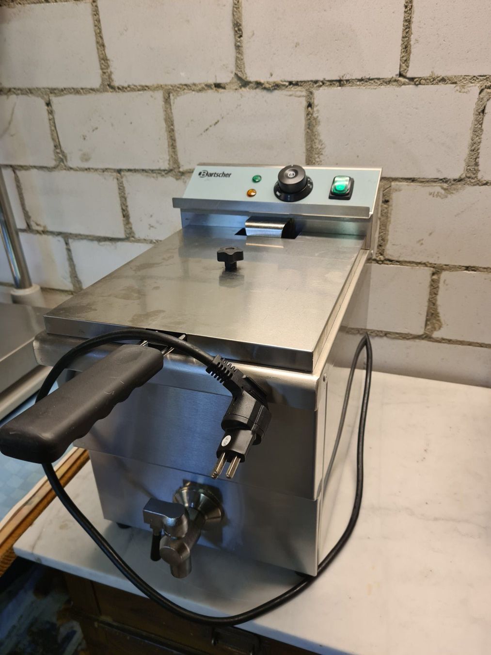 Bartscher Elettrodomestici da cucina: Elektro-Fritteuse "Imbiss l" – Usato da Malters venduto da adr_8htr 3
