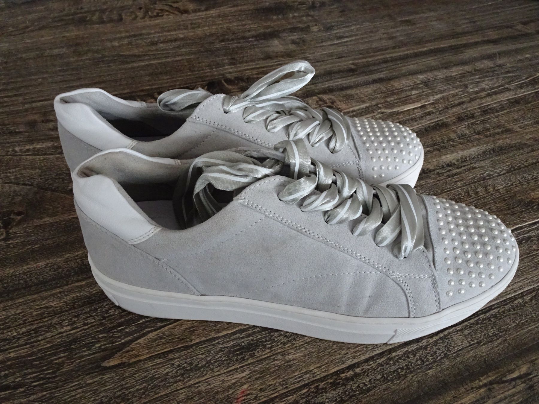 Scarpe da donna: Skneakers Leder hellgrau, edel, neu Gr. 41 – Nuovo (secondo la descrizione) da Winterthur venduto da Riiita 5
