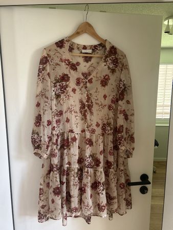 Claire Luise Kleid Gr. 40 Top