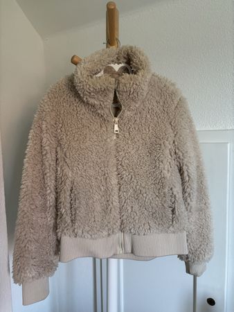 Flauschige Teddyjacke von Zara
