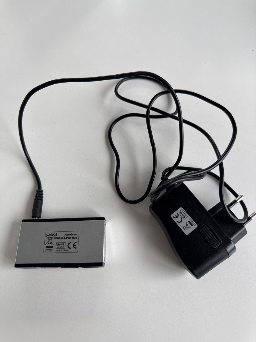 Hub & Switch: USB 2.0 4 Port Hub Logilink – Usato da Richterswil venduto da Solemare47Nicole 2