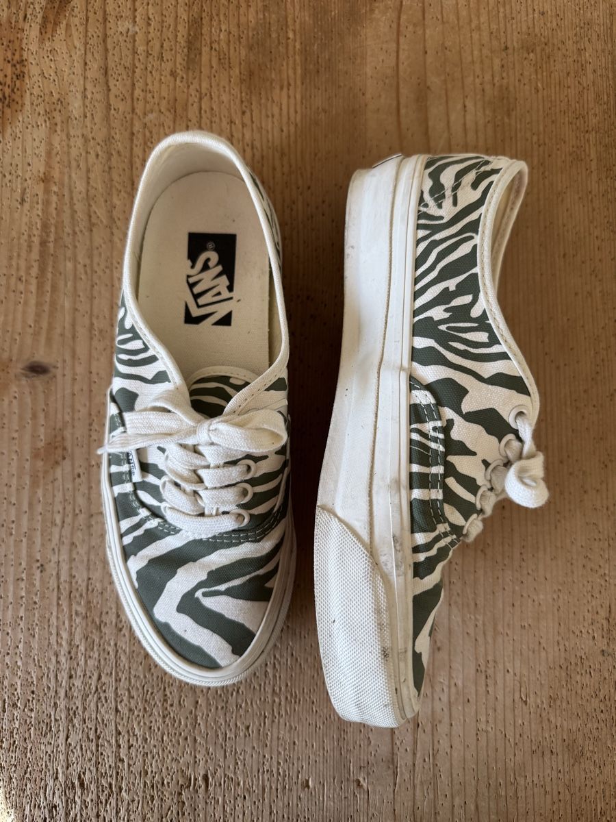 Vans Scarpe da donna: Vans - Authentic Zebra 38.5 – Usato da Unterseen venduto da BiancaNBozo 2