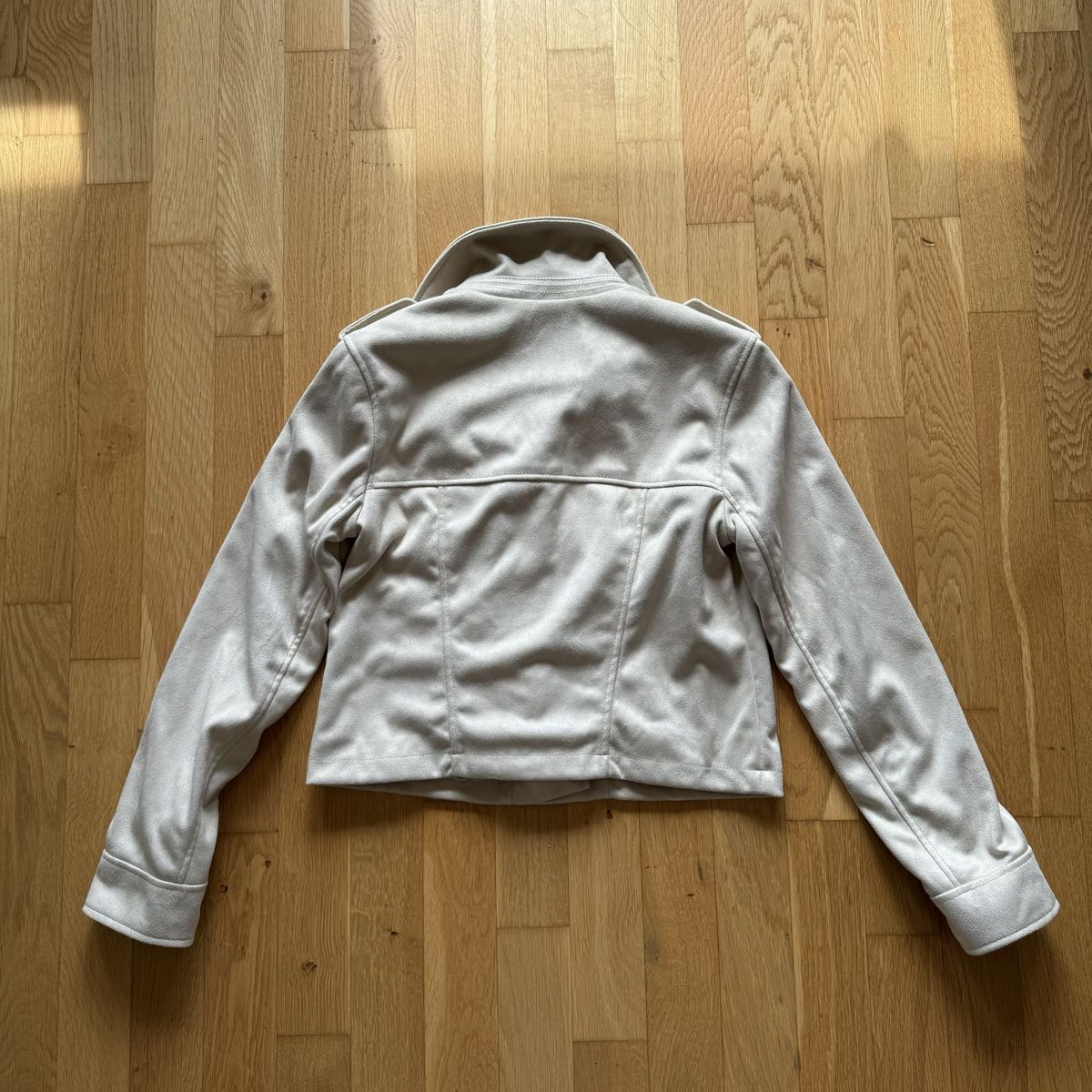 Asos Giacche: Asos Wildlederjacke – Usato da Bern venduto da anja.zurbuchen 1