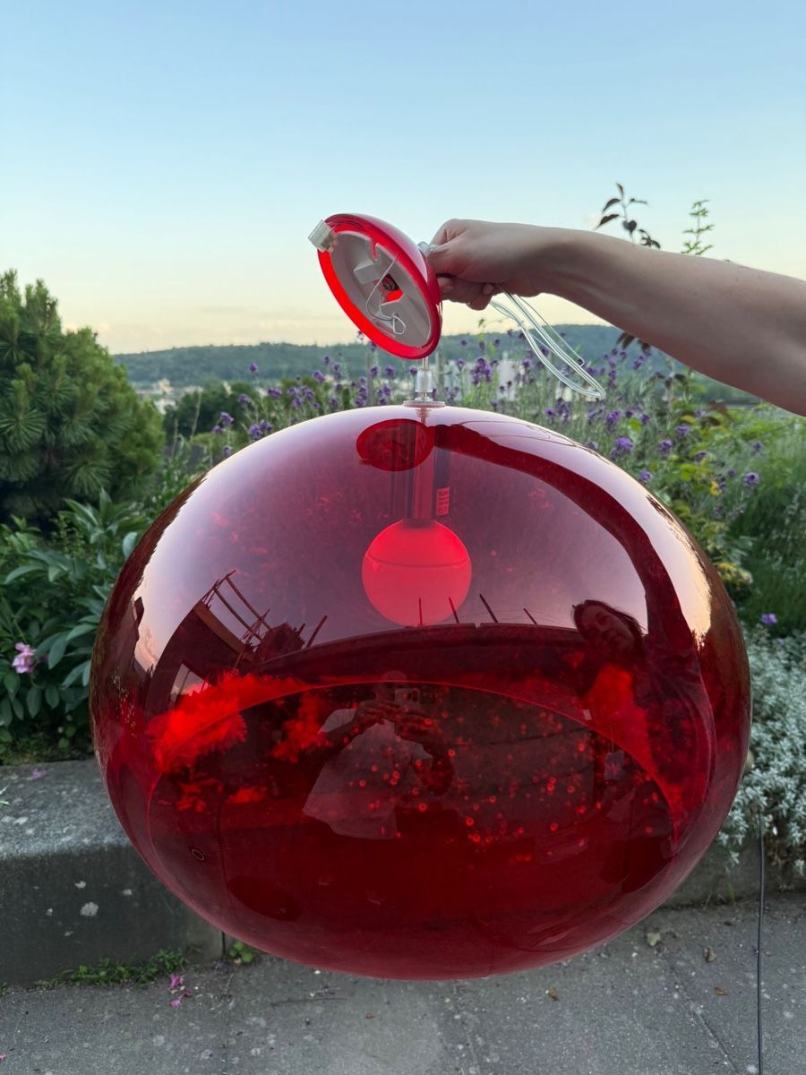 Kartell Lampadari & plafoniere: kartell Fly lamp red – Usato da Umiken venduto da RachelStenders 1